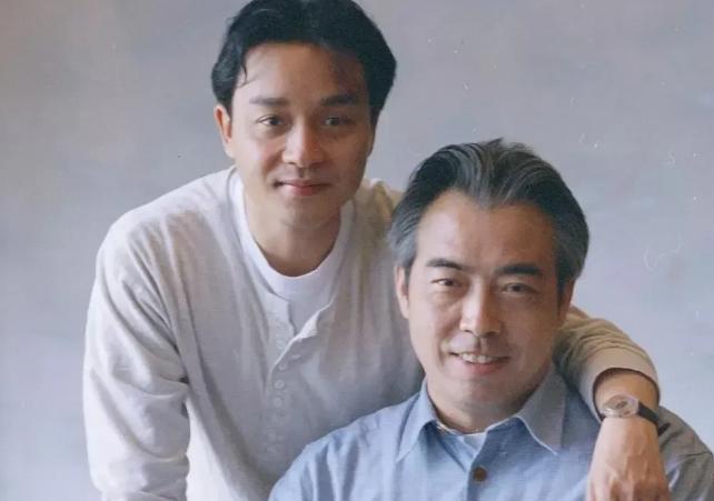 1992年，《霸王别姬》杀青宴上，张国荣突然把杯子往地上一摔，指着一个男人大骂：