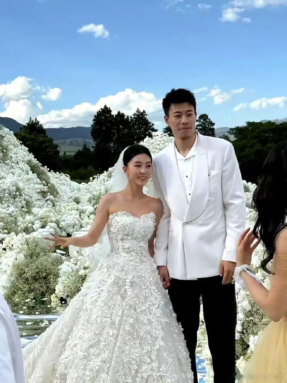 张镇麟低调结婚！恭喜恭喜！​​​