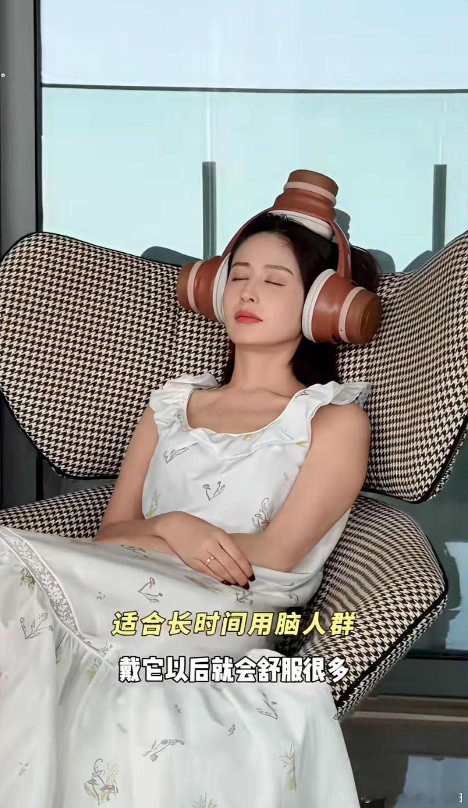 看来女明星也抵挡不住白头发的到来呀！才37岁的颖儿已经满头白发了。虽说颖儿才37