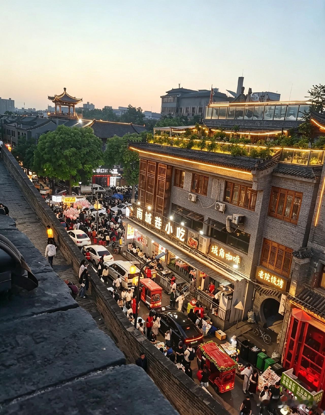 研究生要变天了，大部分学校直接取消了学硕，全部改成了专硕，学费涨到1万5到2万5