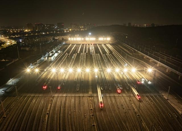 首次! 长三角铁路春运预计发送旅客破亿