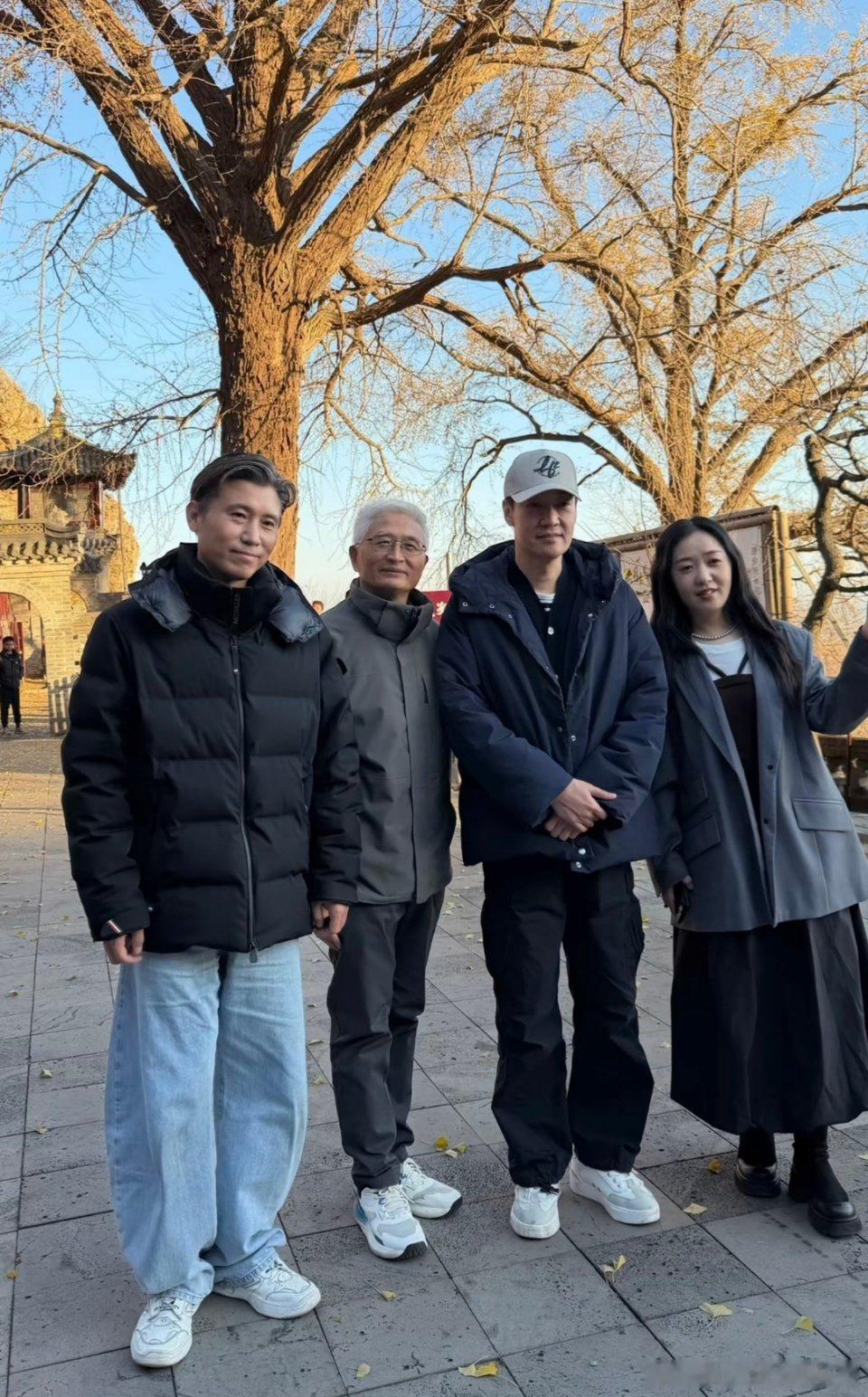 朱媛媛已经去世5个多月了，时间真的过得好快，网友偶遇辛柏青和李乃文在大孤山祈福。