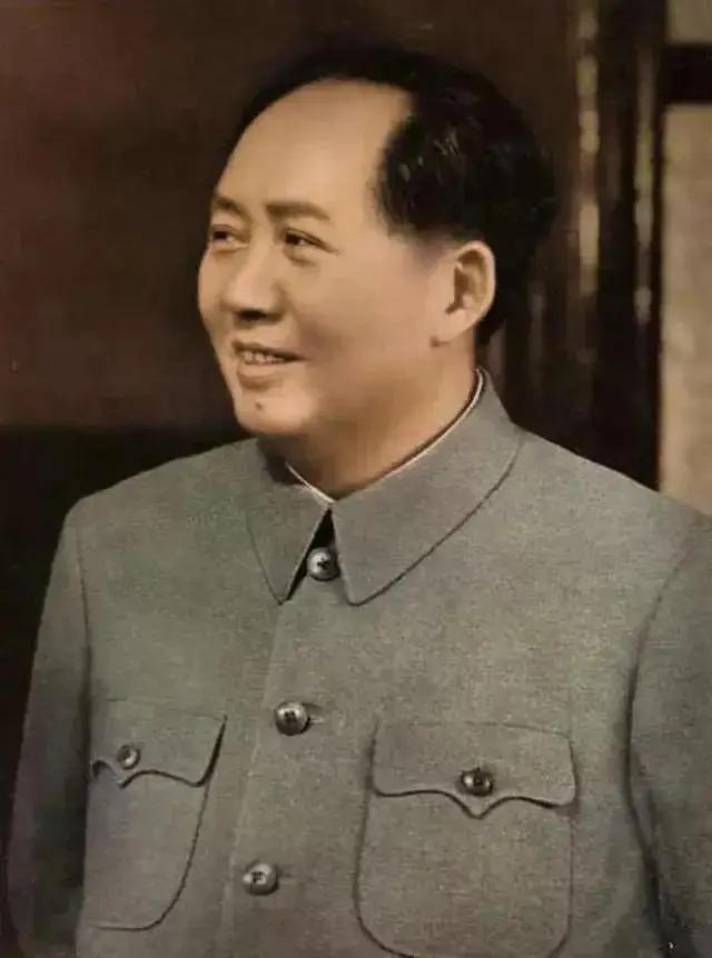 毛主席的四个“未解之谜”：第一，中年得“痣”。第二，毫发无损。第三生命里不寻常的