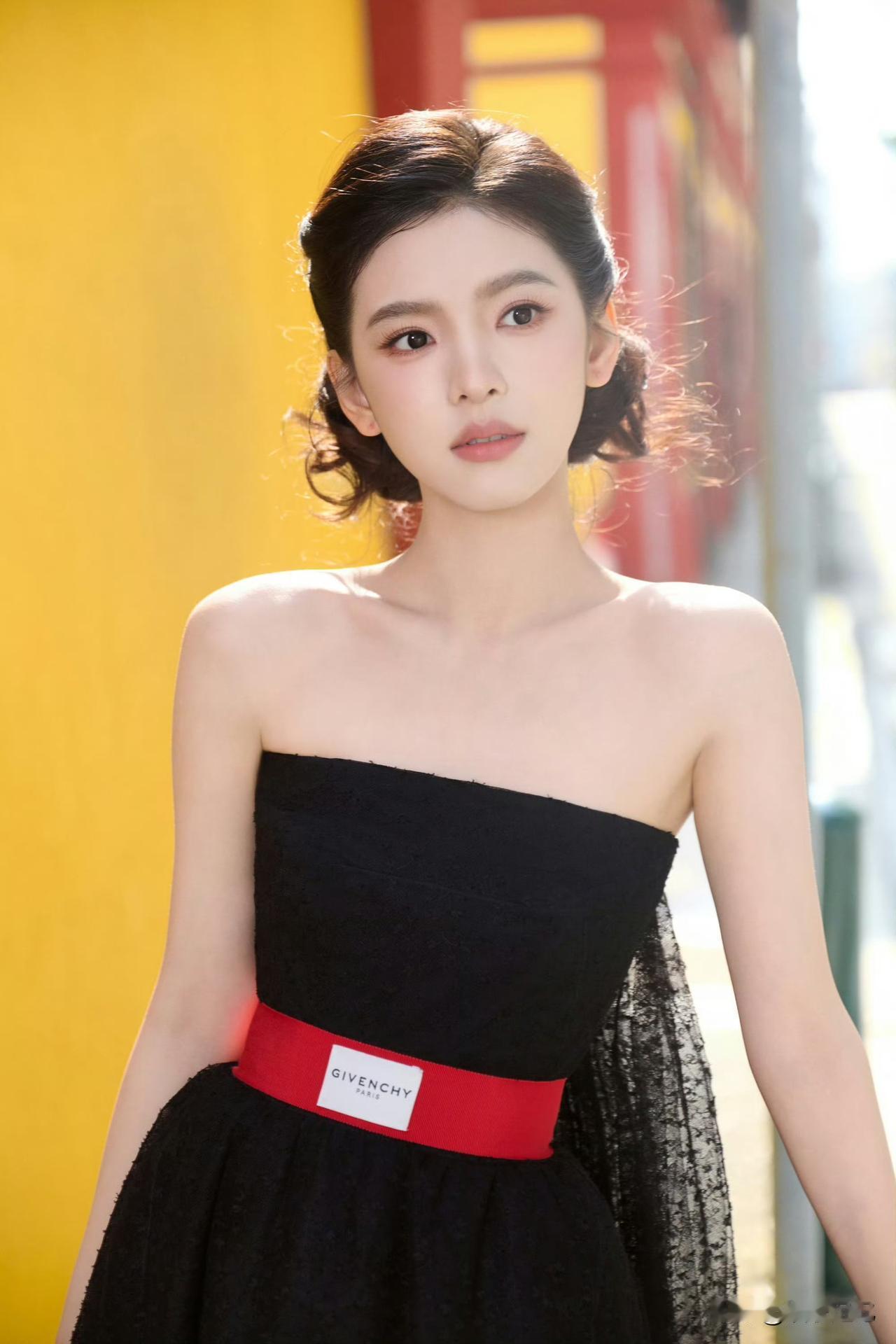 章若楠那可真是宅男杀手