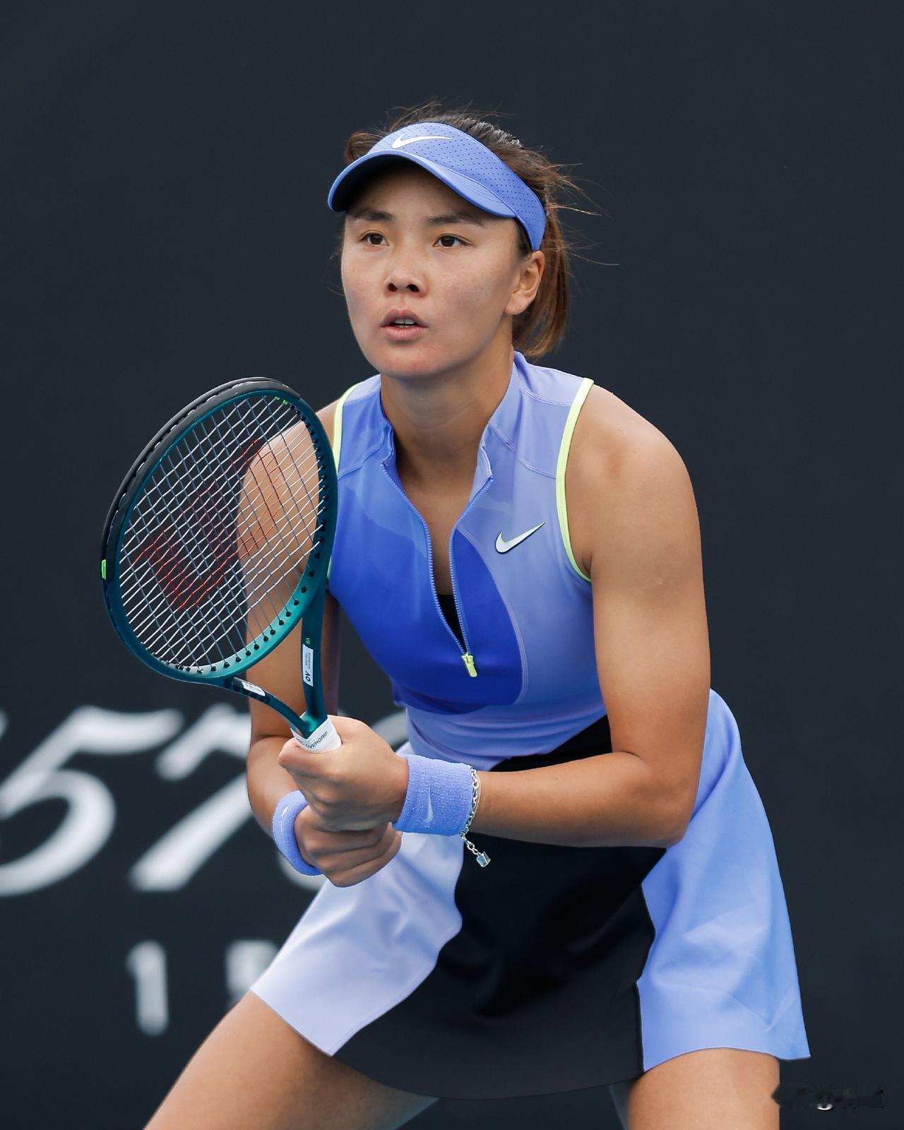 袁悦，惨胜！经过3小时03分钟的苦战，袁悦14日以2-1艰难淘汰卡莱晋级澳网女