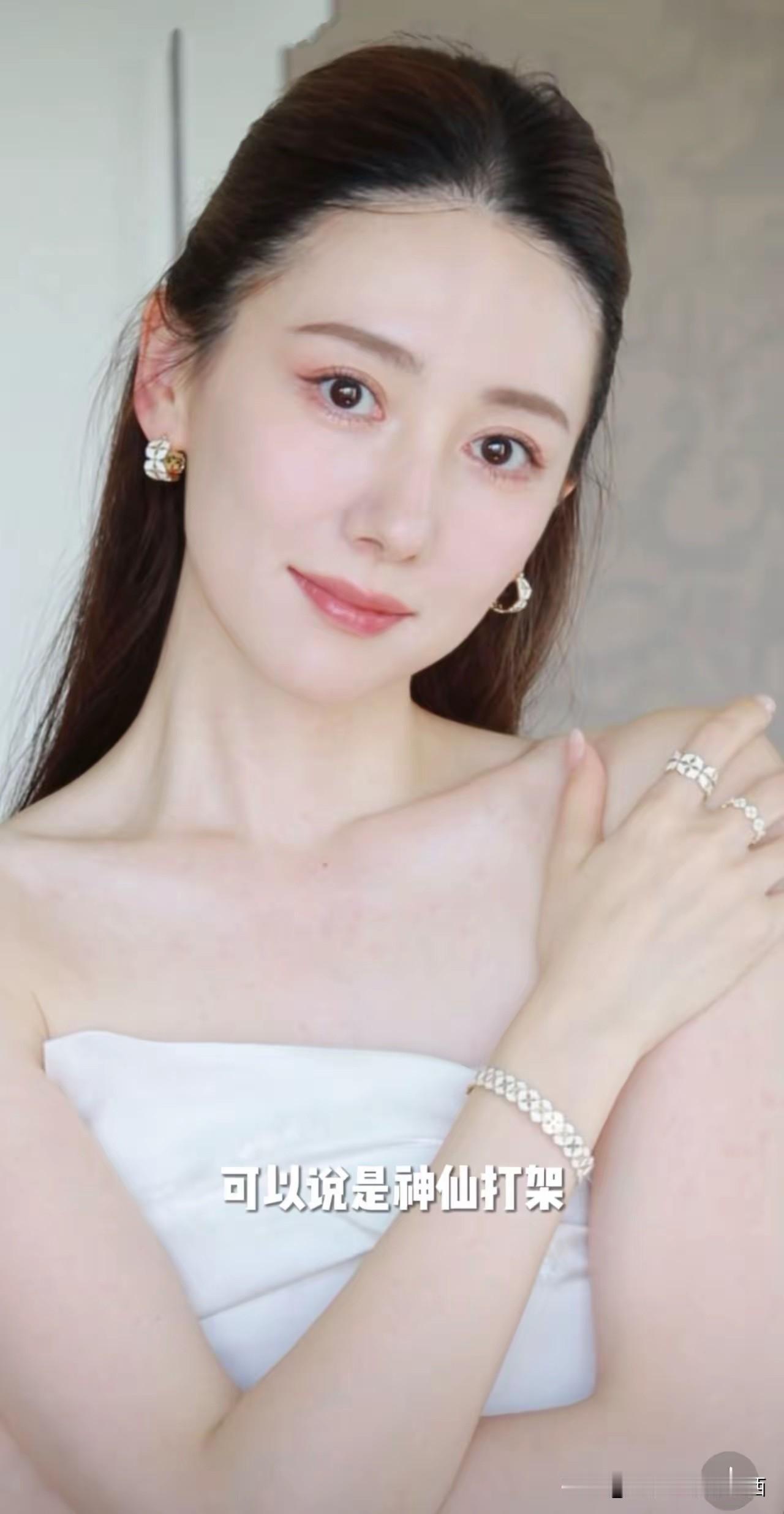 她长得实在是太漂亮了，可是总火不起来，太可惜了。她是东方大美女，冷白皮，肤若凝脂