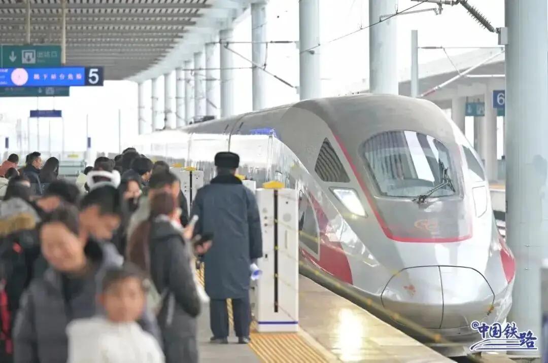 “候补通道变“隐藏加速器”？12306被指误导消费者，整改迫在眉睫！”近期，