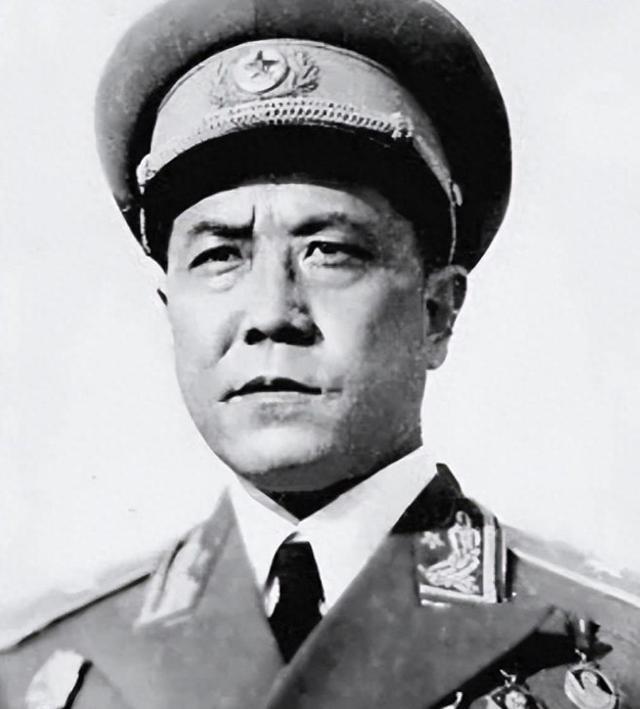 1979年李赤然少将恢复名誉，回南京军区索要工资，空军司令员不满：老家伙平反了还