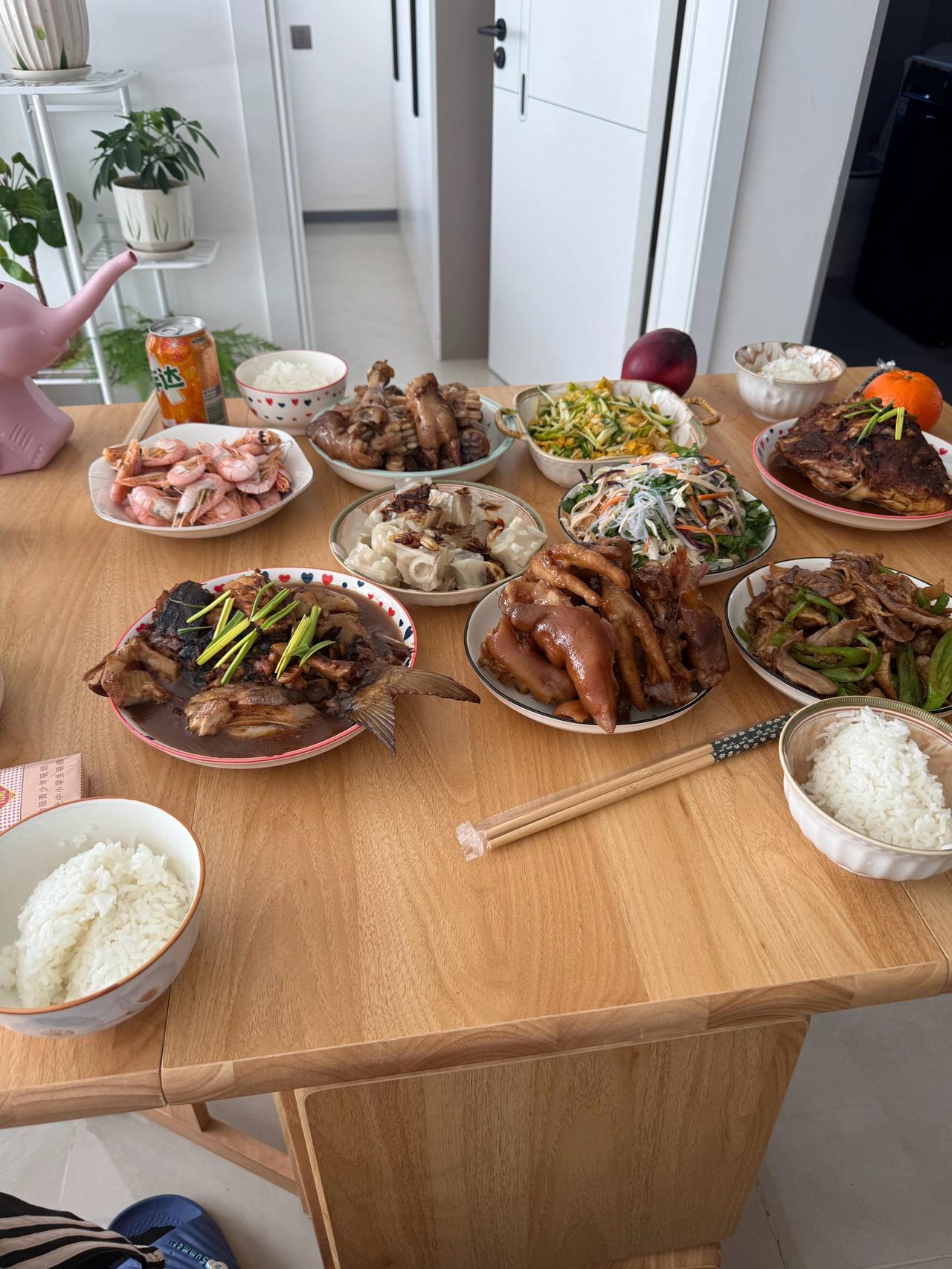 粗看没毛病，细看太假了。