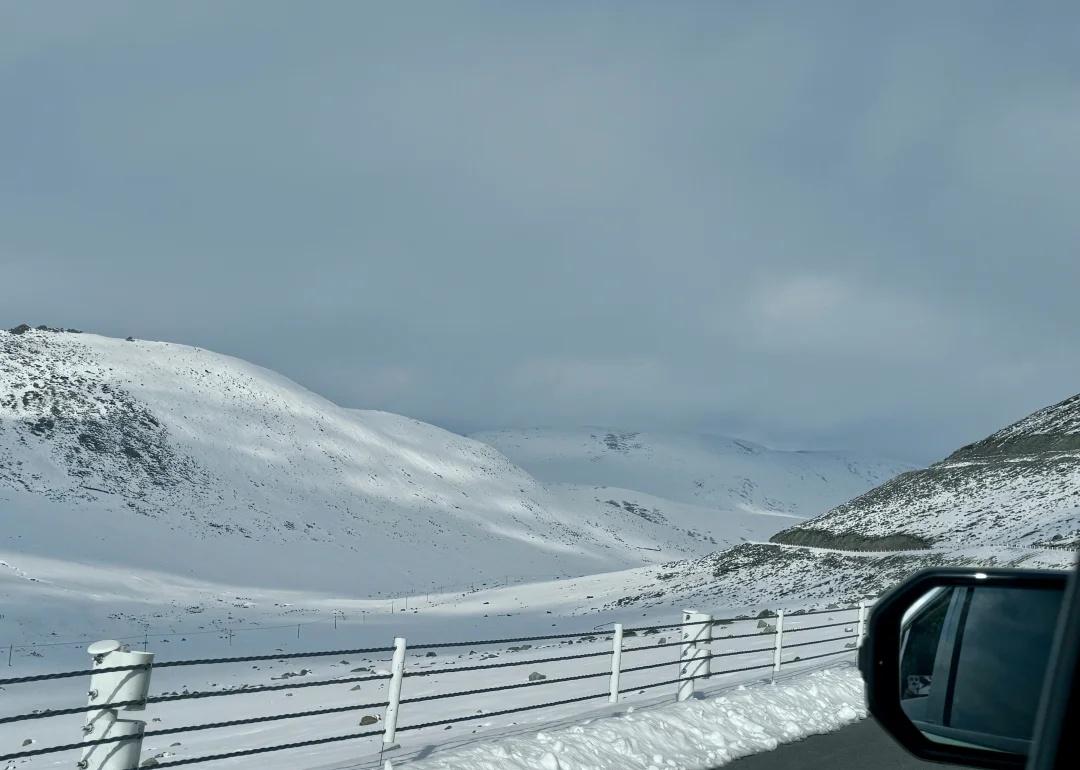 11.4阿禾公路实况10:00-14:00双向通行要求:四驱越野车雪地胎