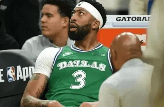 不好评！独行侠真就白送东契奇给湖人喽！美媒报道：独行侠将会在交易截止日前送走戴维