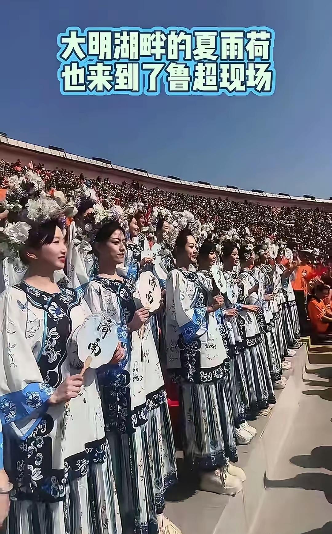 我就问济南文旅一个最实际的问题：外地游客带着孩子去济南旅游。当孩子看到了遍地的“