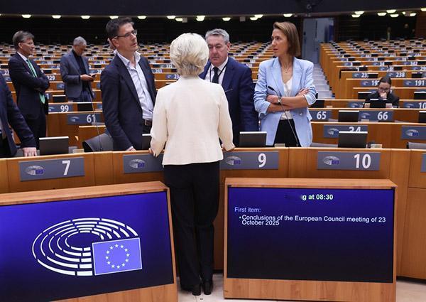 欧盟要求官员两面派：对中国说软话出硬招近期欧盟对华摆出迷之姿态，一方面，欧盟