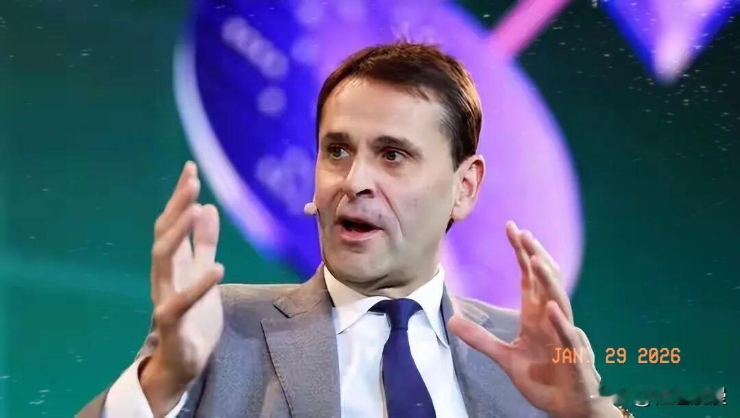 这是咋滴了？是自宫还是自保啊？1月28日，荷兰光刻机巨头阿斯麦CEO正式宣布