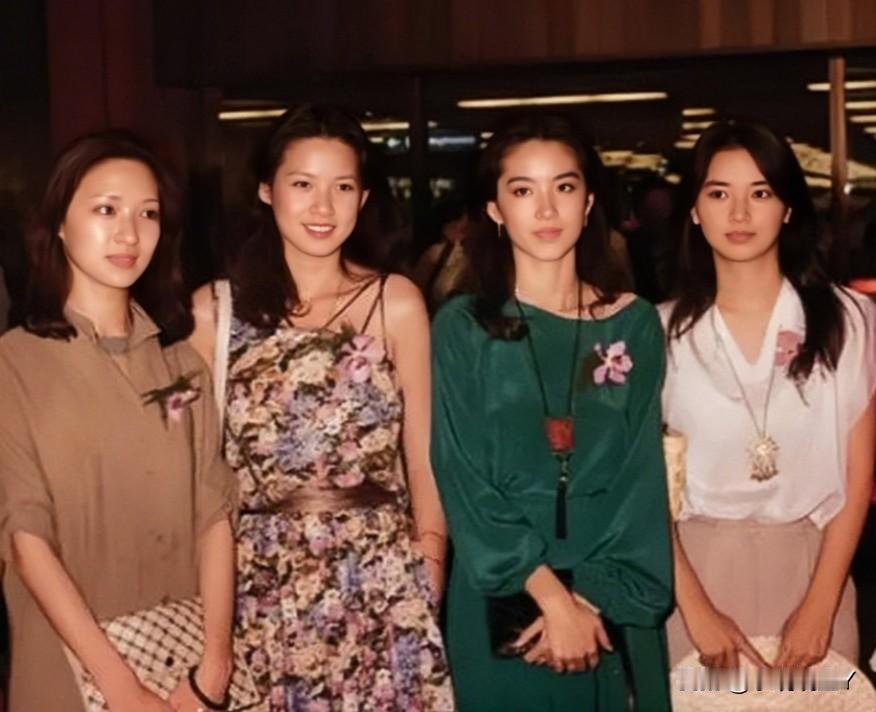 1979年，台湾四大美女胡因梦、周丹薇、林青霞、胡慧中的合影老照片，那时候胡因梦