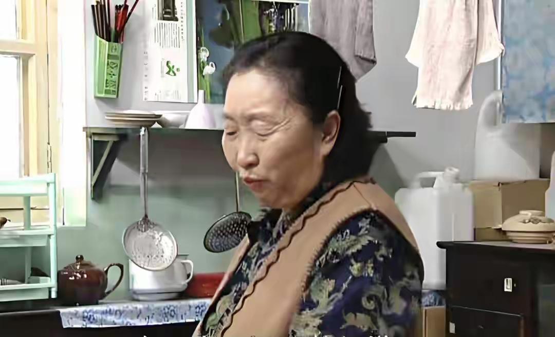 老戏骨彭玉走了，看到他的死因，我真的破防了。不是因为意外，也不是因为贫穷。而