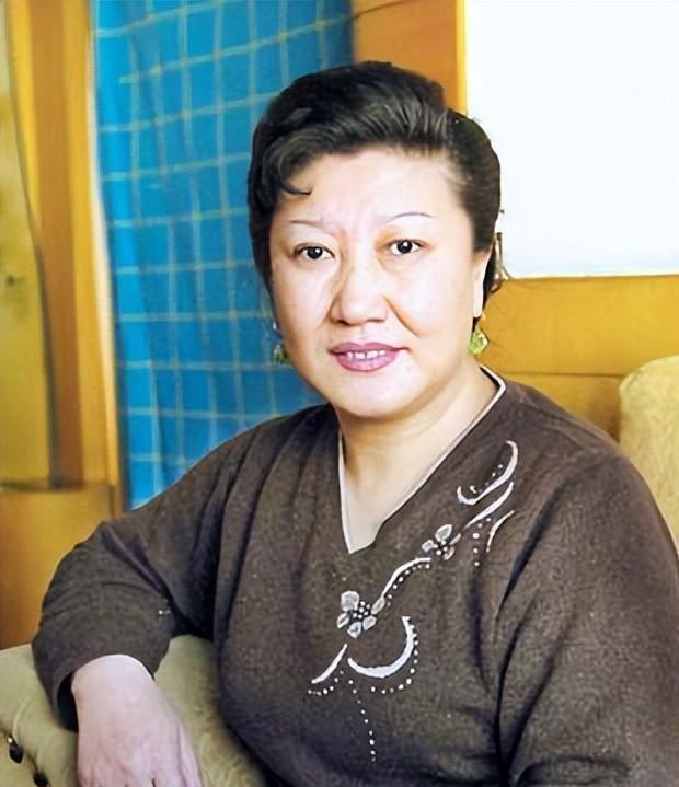 2005年，高秀敏突发疾病去世，留下了长春、北京、珠海的七套房子和巨额的存款。长