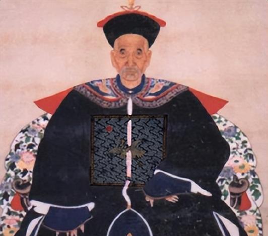 乾隆二十六年，辛巳年开科取仕，乾隆让军机大臣，上书房总师傅刘统勋担任主考，工部尚