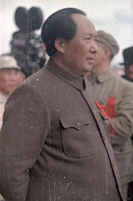 主席说话硬，做事更硬，豪气万丈光芒四射，打败天下无敌手，真真正正的中华民族第一人