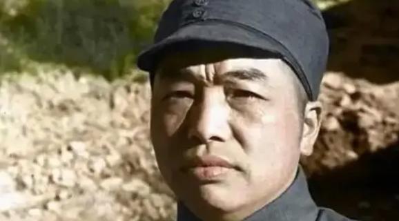 1949年，兰州解放后，彭老总举办庆功宴，谁知这时，一个老汉闯进了宴会，说：“解