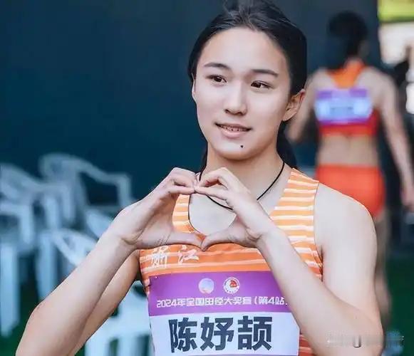 161厘米的陈妤颉靠步频跑破亚洲U20纪录，短跑选材的身高逻辑可能要重看亚运