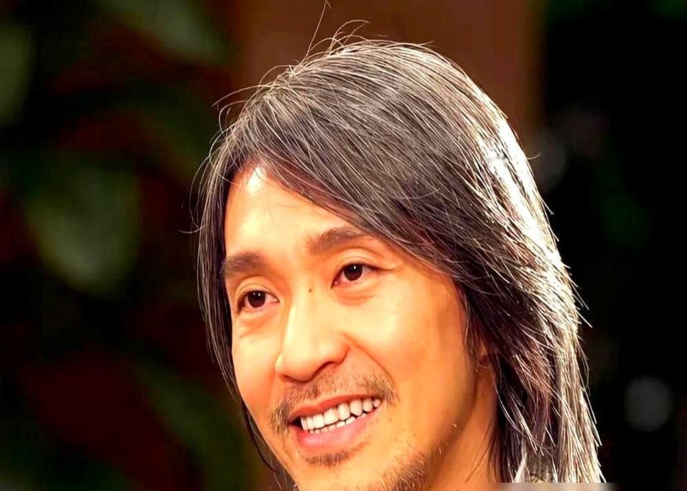 2009年，周星驰主动拨通韩三平的电话，提出不要一分钱片酬，只要一个角色。电话那头，韩三平沉默片刻，