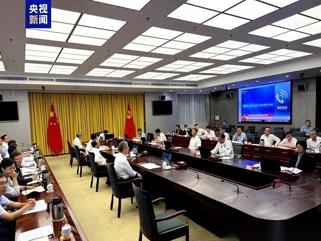 央视的一条曝光新闻，直接掀翻了海南红树林里的“赶海乐园”。前脚新闻刚刚播完，后