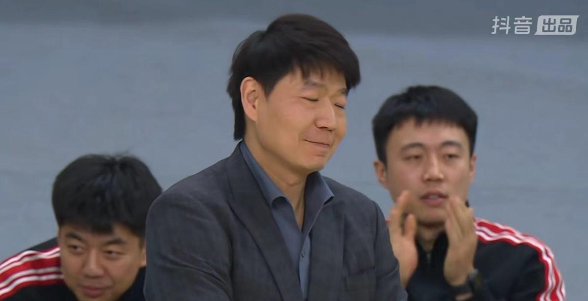 三天后汕头这场球，山东高速怕是要把广东宏远往死里打了。邱彪手里这套牌确实厚了。