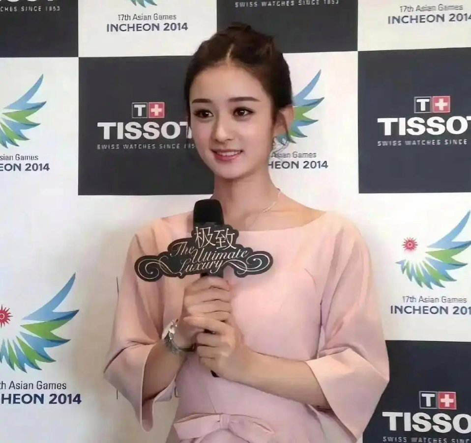 赵丽颖那个时候就有现在流行的卧蚕了，好漂亮啊！