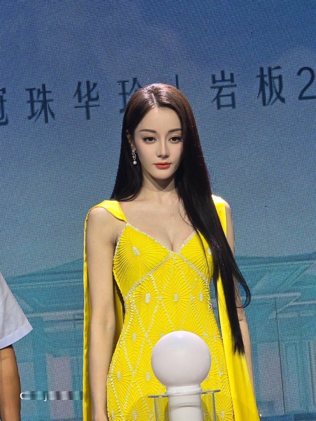 超话粉丝破千万唯一女星只期待演员迪丽热巴💛