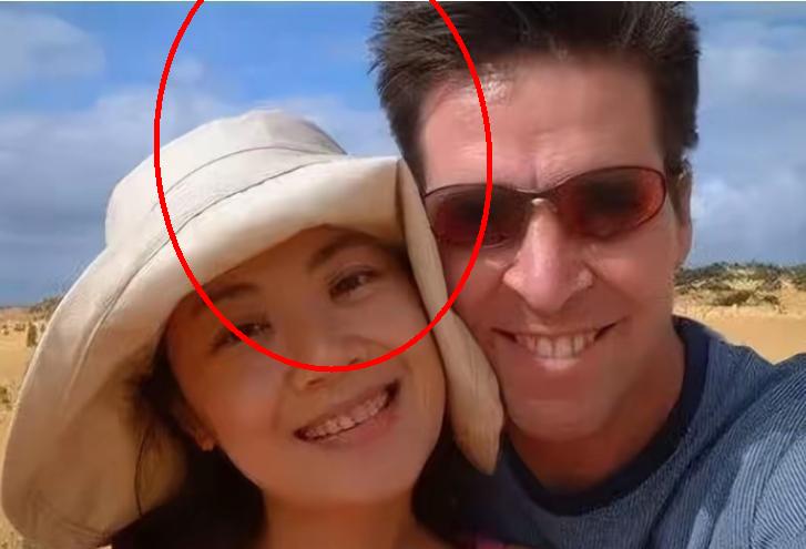 央视才女为爱改国籍，如今回国打工没人要当年那个风光无限的央视主持人姜丰，你们还