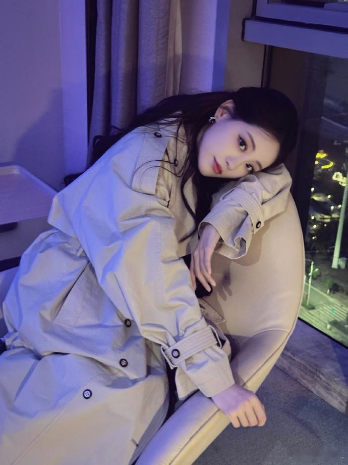 祝绪丹A市富家千金祝绪丹A市富家千金的即视感呀，高贵漂亮的气质，直接就已经溢出