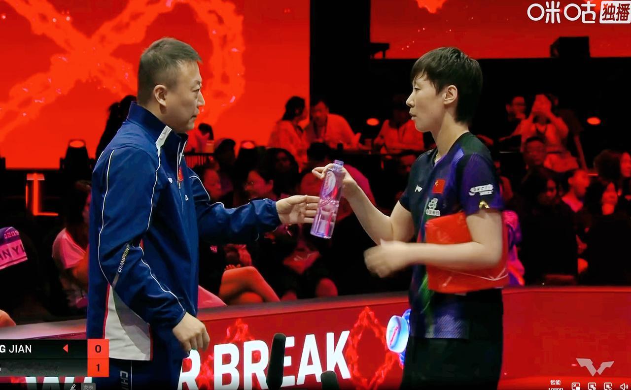 鳗鱼打嗨了，忘了曾尖可是新加坡一姐。鳗鱼开局7:1领先，11:3拿下侯