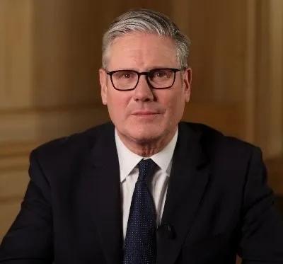 斯坦默：打破外界对英国政坛长久以来的固有认知。这一次伊美战争，看清了英国首相