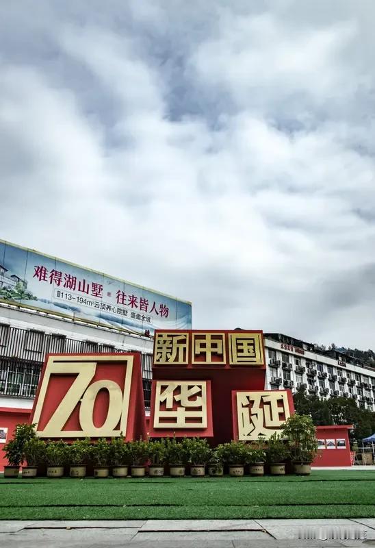 从古到今,哪个朝代不纳粮?历史上，没有哪个朝代真正做到过“不纳粮”。最接近