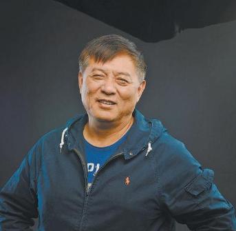 方励不跪了!向大众喊话了!方励这次说话很实在。电影背后是几百人的辛苦,
