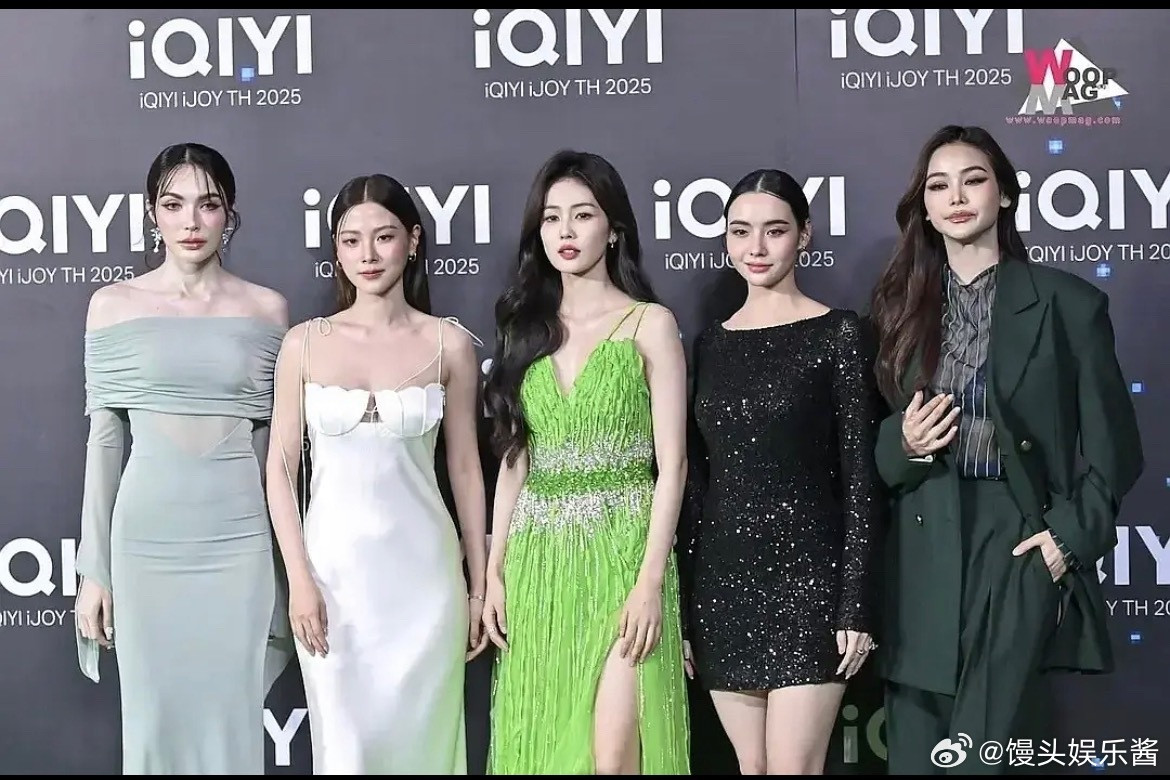 白鹿的肩颈线非常优越，同框从没输过吧​​​