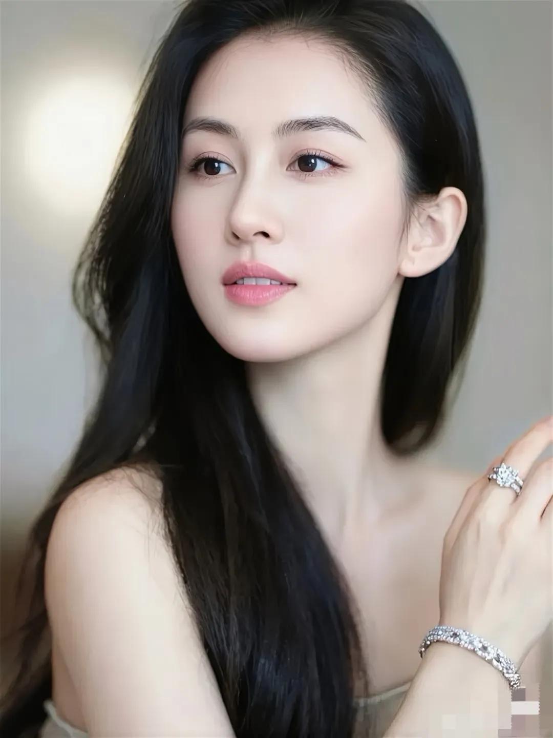 对联圈隐藏大佬请出战！我天天刷你作品，真心被你的才华折服！明明实力封神，