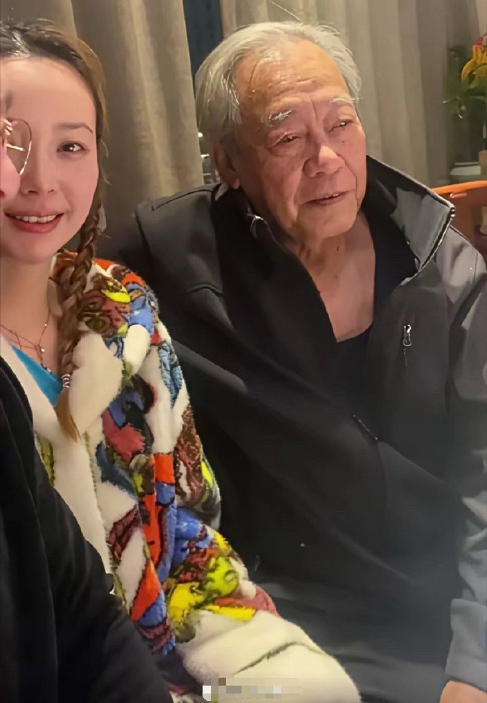 认识这位老戏骨影帝的，应该都50多岁了吧！