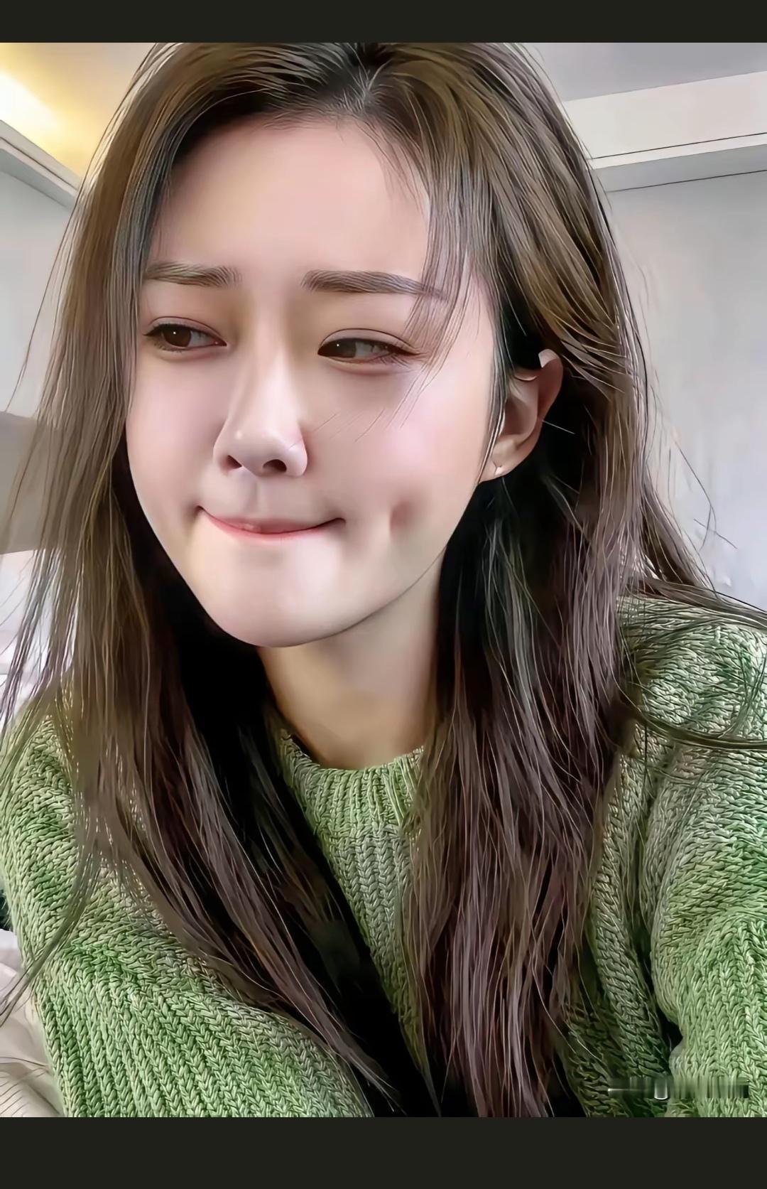 温柔笑颜，暖心治愈，绿意满满的一天🌿😊