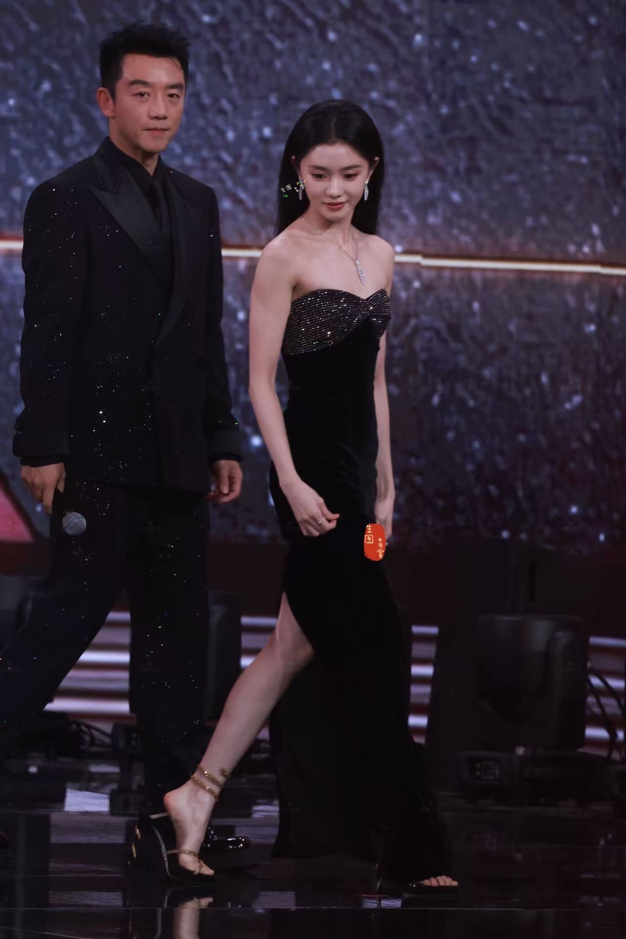 刘浩存北影节开幕式内场生图美神🖤郑恺刘浩存李晨同框刘浩存好美电影消失的人