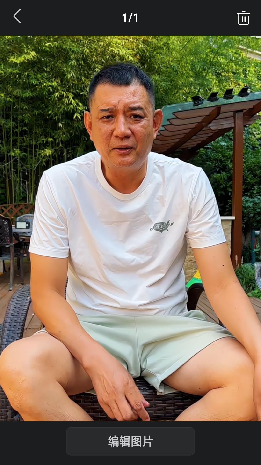 【昨天中国篮球名宿，山东省篮协主席巩晓彬更新社媒，对老友哈德森入住快手表示欢迎。