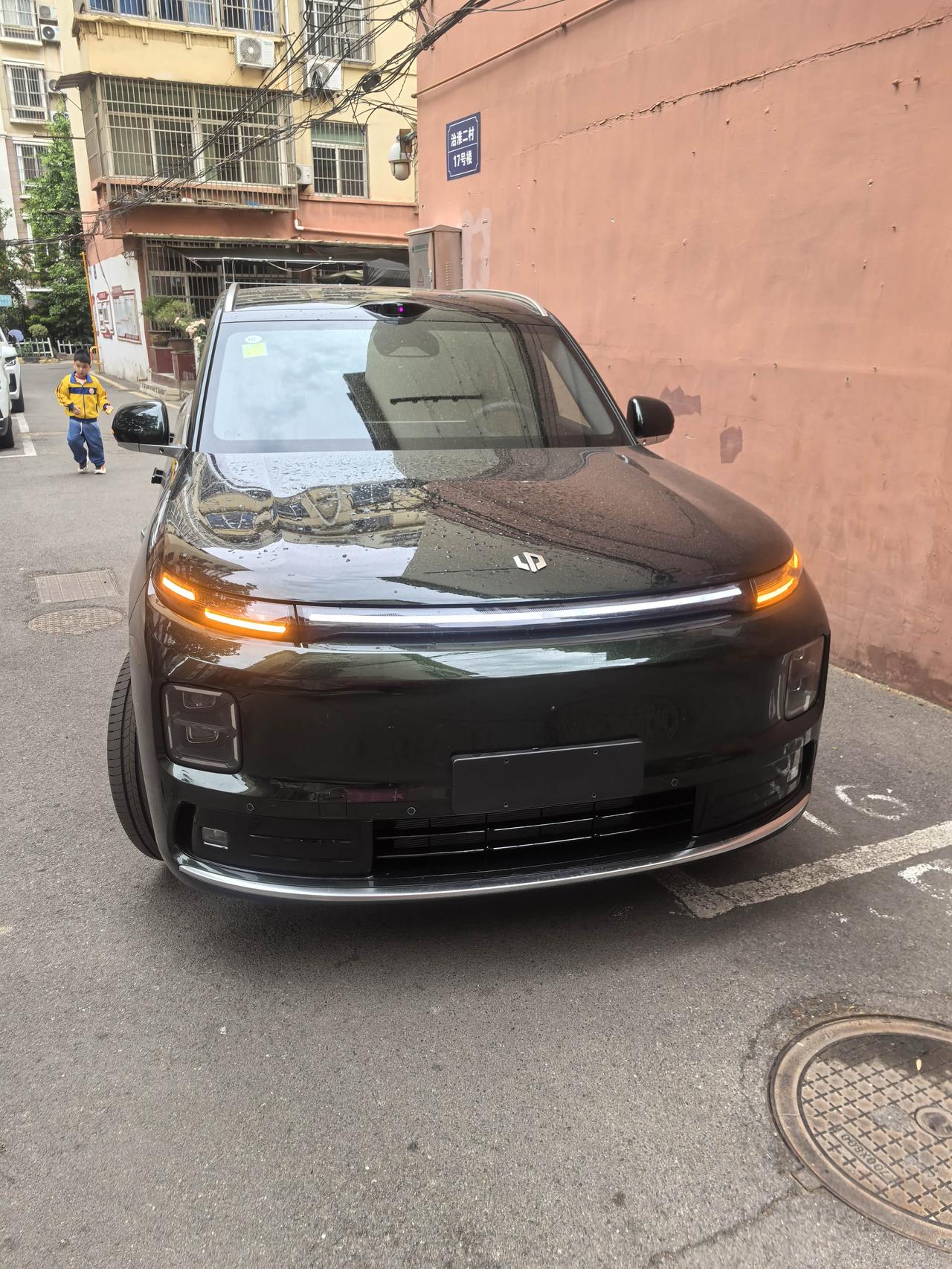 坐零跑D19跑高速，车里安静得有点意外哈哈！搭哥们的零跑D19跑了趟高速，时速1
