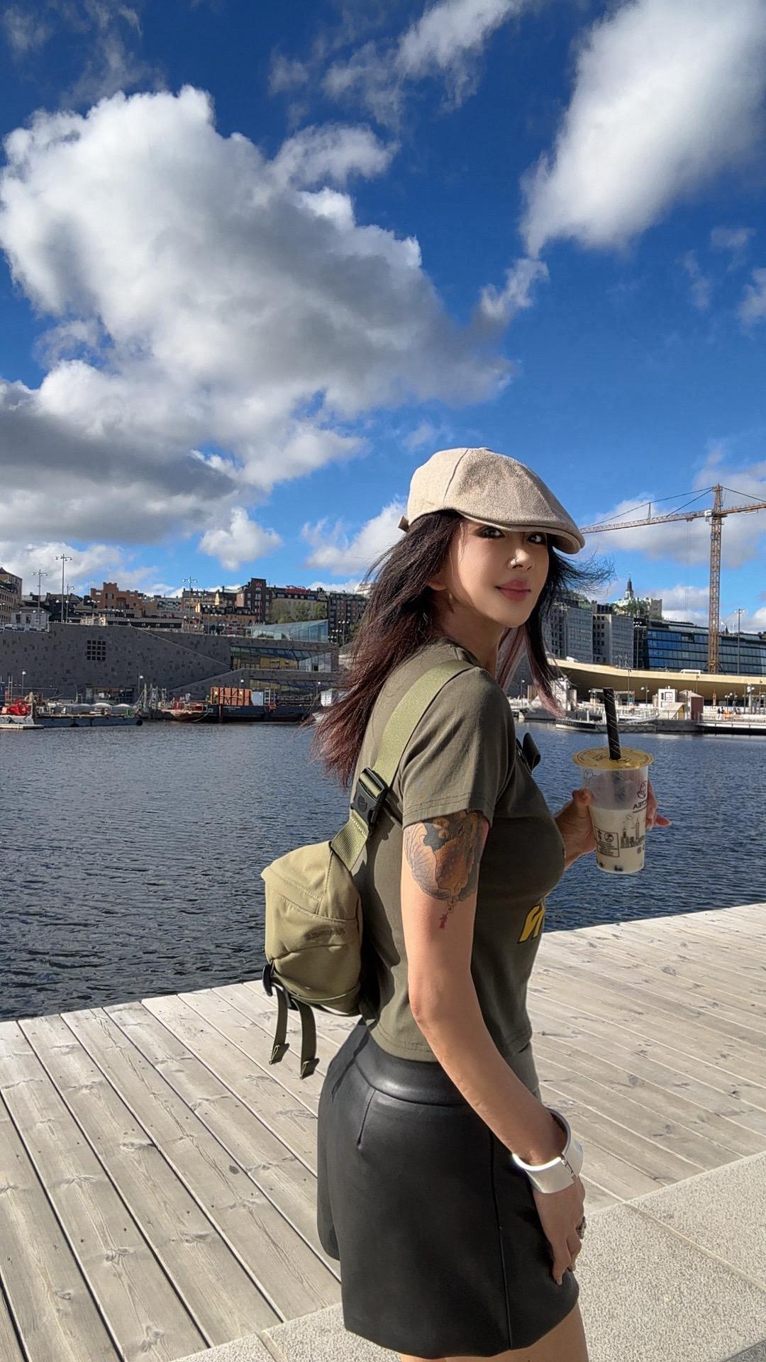 秋天的第一杯奶茶 海边穿搭 海外生活 辣妹 翘臀