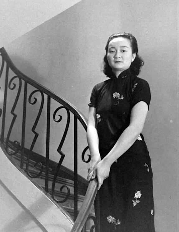 林语堂的女儿林如斯年轻时和一个街头混混私奔，长期遭受家暴。48岁那年，她留下了一