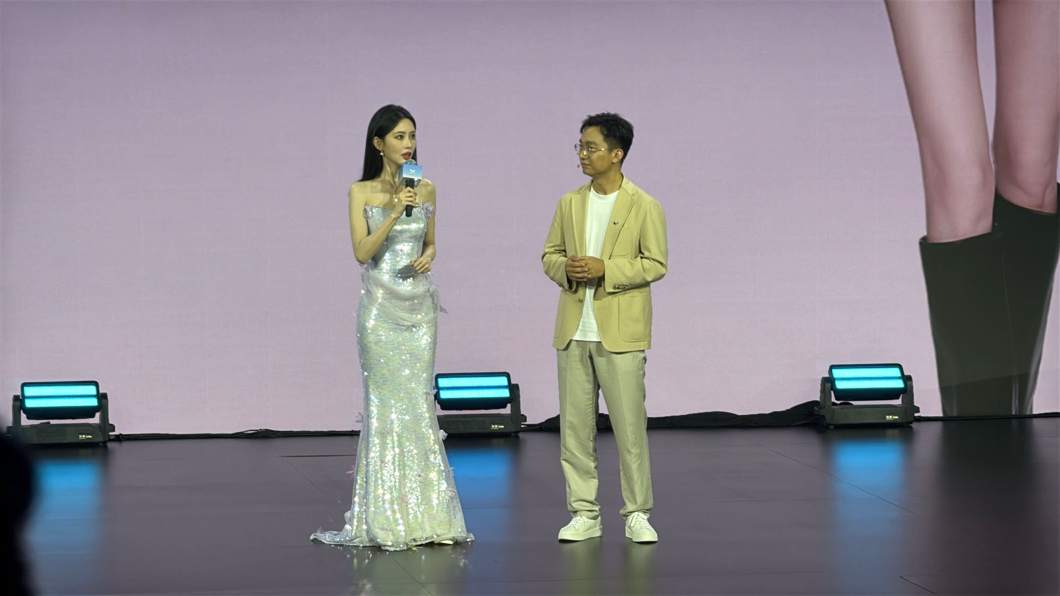 为本家儿加个油，缤果S预售价6.88万起，是个过日子用的车，该有的都