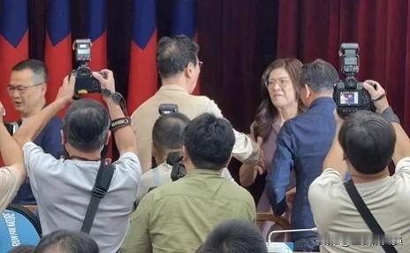 国民党主席郑丽文日前曾批中广前董事长赵少康，两人互动降至冰点，今（21日）俩人同
