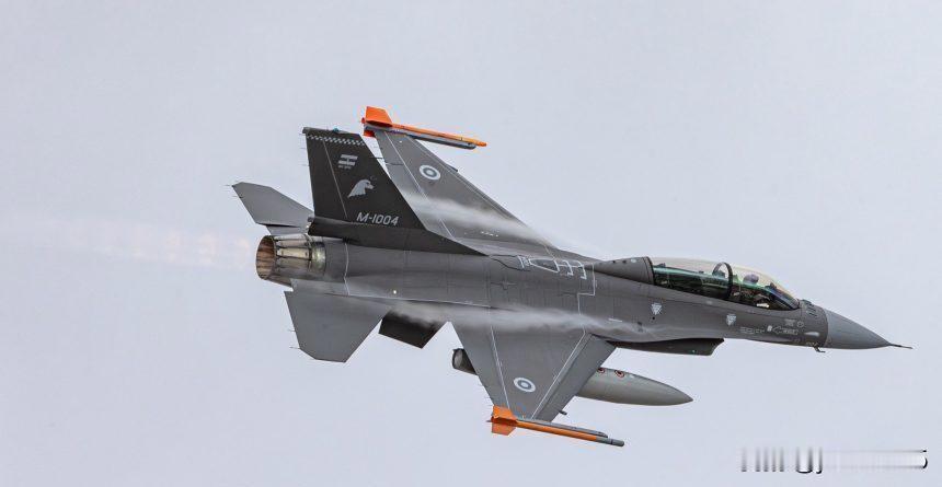 阿根廷接收首批F-16，收复马岛或已放弃！最近，阿根廷接收了首批6架F-16战