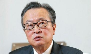 10月12日，对公明党拟退出日本执政联盟一事，自民党籍资深众议员、曾担任经济企划