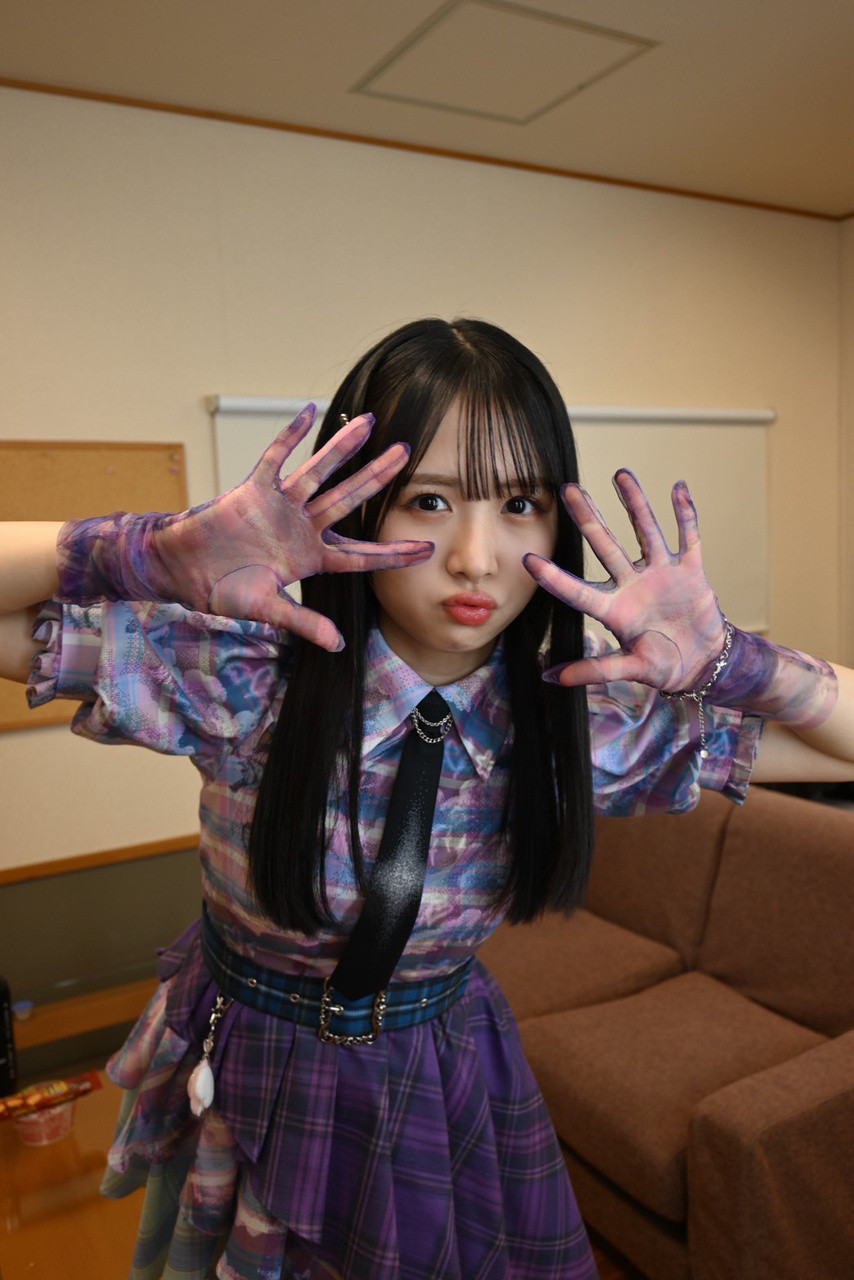 ひなの「今日はみんなとずっと一緒でした〜！みんなが楽屋にいるとわいわいしてて楽し